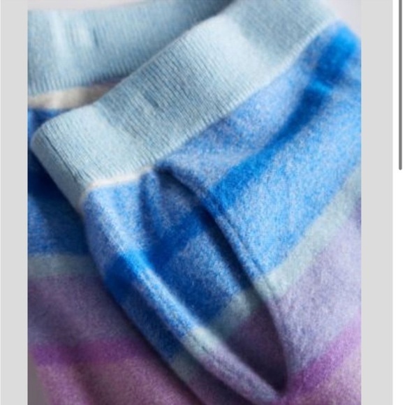 Charter Club 100% Cashmere Sherbet Blue Purple stripe Women's Shorts size medium - Picture 6 of 8